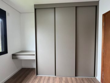 armarios de uma das suites 